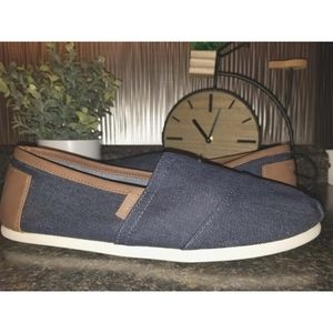 TOMS Mens Classic Slip On Blue Jean with Leather Trim Shoes